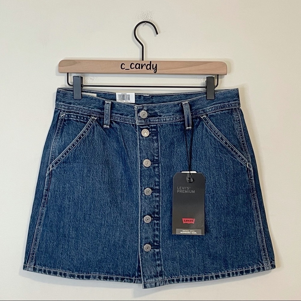 NWT Levi’s Medium Wash Button Front Mini Skirt